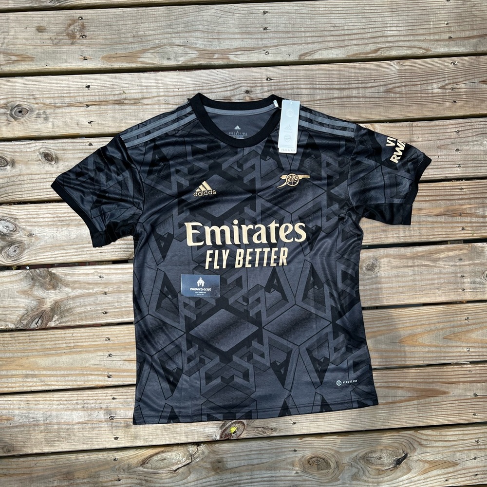 Arsenal 2022/23 Soccer Jersey.